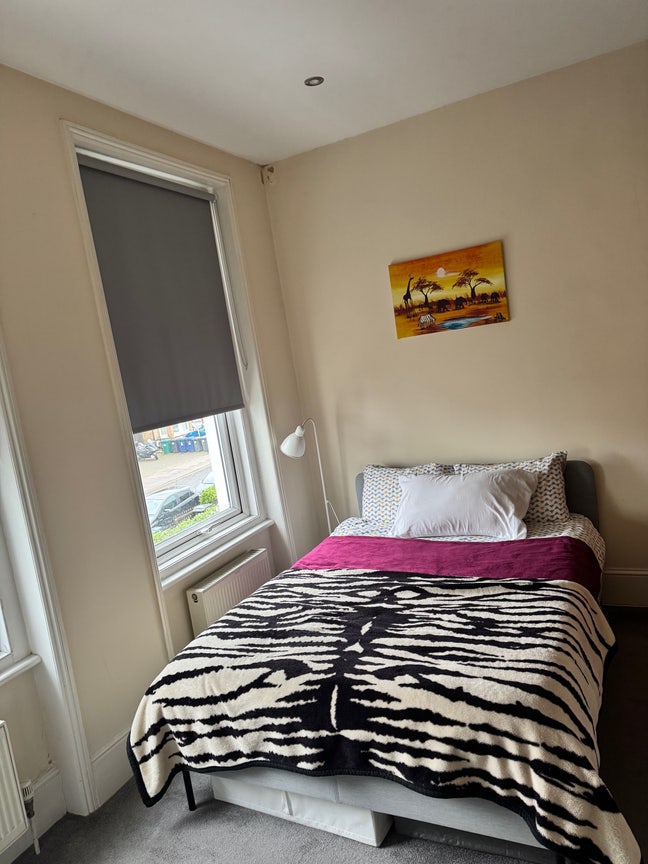 Double Room Available to rent   Main Photo