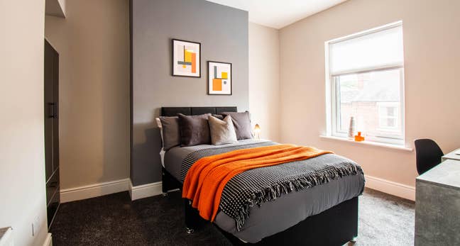 Bills Included Spacious Double Room & En-Suite  Main Photo