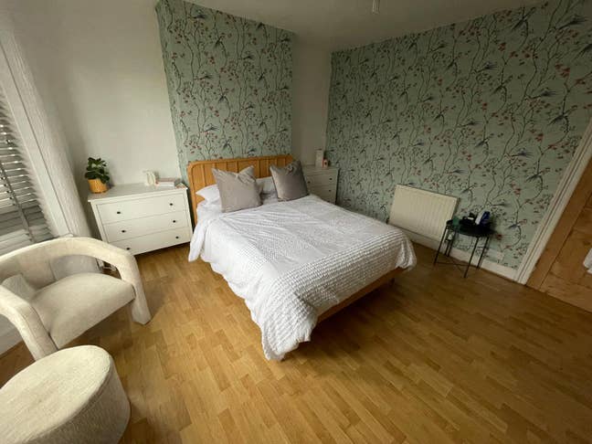 Newly decorated room in shared house Main Photo