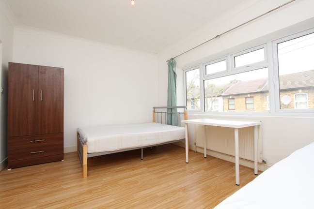 Prime Location! 4 Large Beautiful Rooms-Call Now Main Photo