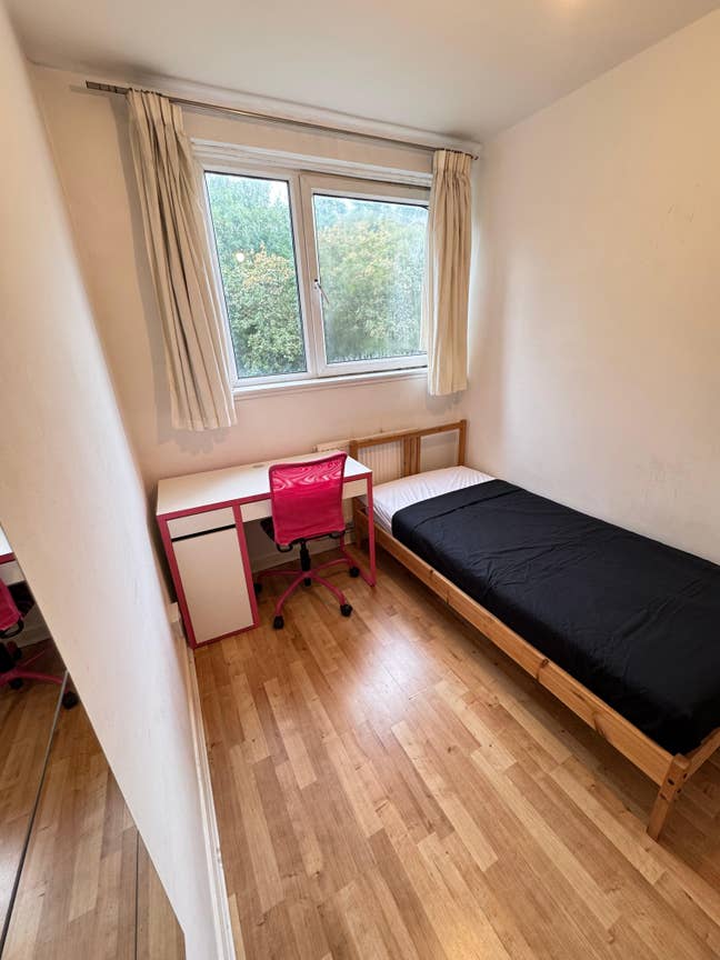 1 Room Left- Old Street💥 3 Girls 👧🏻 1 Male 👦🏻 Main Photo