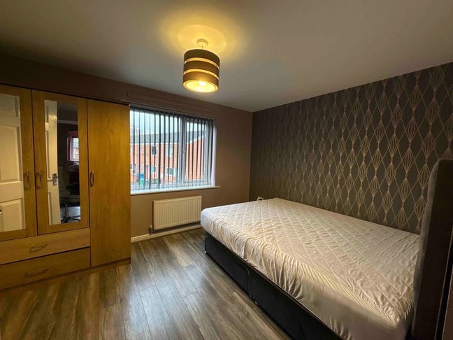 Room to let in Adwick  Main Photo