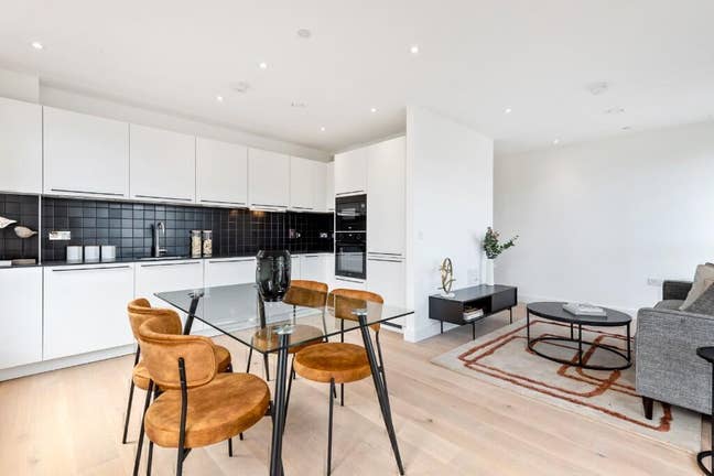 Entire 1 Bed Flat, 2 Woolmore Street - Modern Main Photo