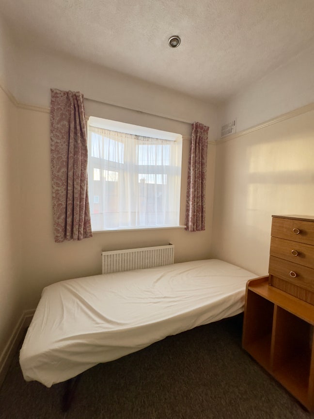 Single room available to rent Main Photo