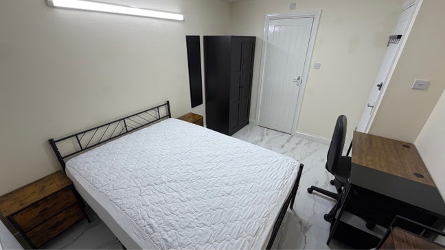 Newly Refurbished En-Suite MK6 4He Main Photo