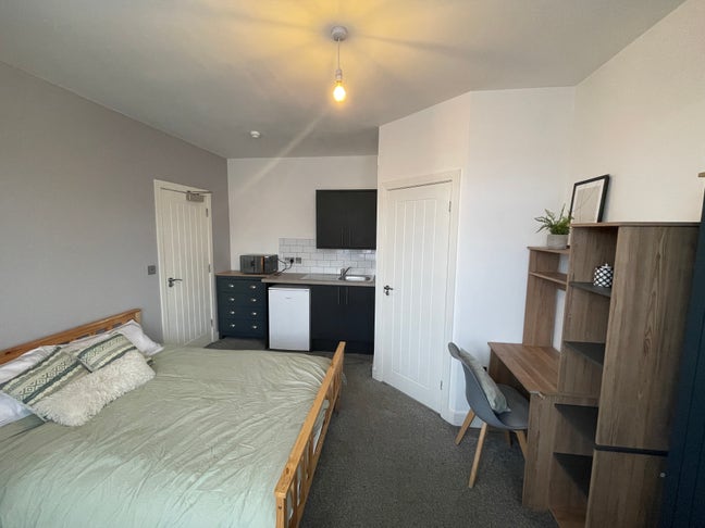PE1 Studio Room for &pound;600 - Move in Tomorrow  Main Photo