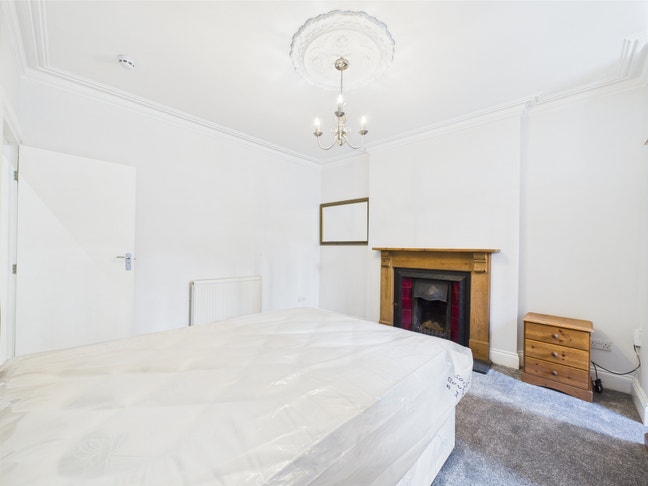 Rooms in a Stylish Professional House Share Main Photo