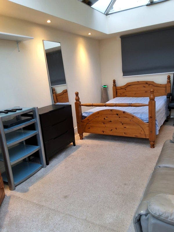One bedroom flat/studio Apartment. + 1 Large Room  Main Photo