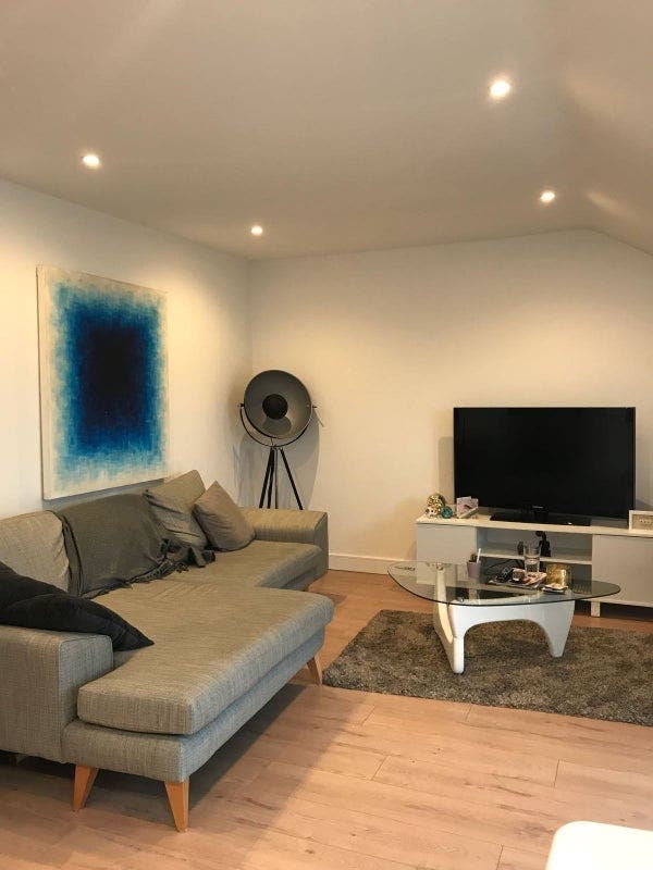 XL Room in Penthouse flat - Lounge+Balcony Main Photo