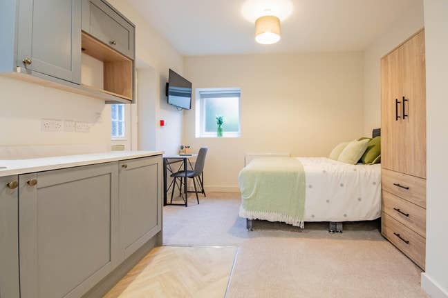 BRAND NEW, Bespoke Studio En-Suite Double Rooms! Main Photo