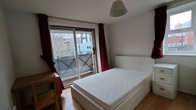 Double Room W/ Balcony & Parking @ Canary Wharf Main Photo