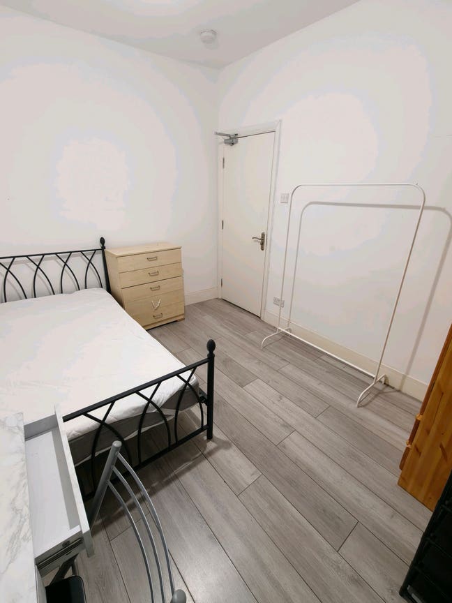 Double rooms available at Stratford Main Photo