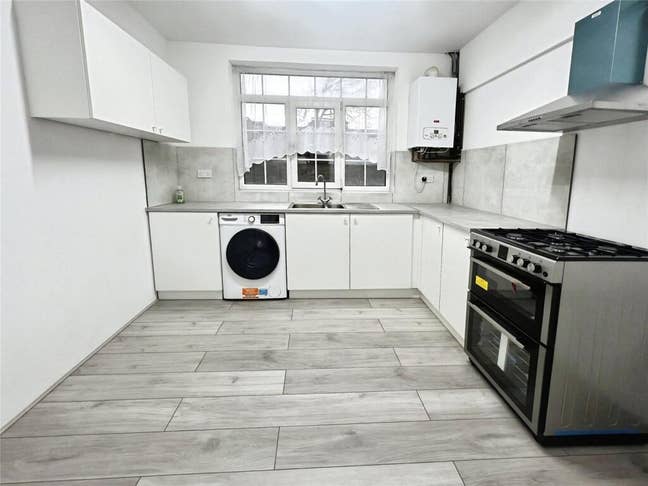 Double Rooms to let Watford Main Photo