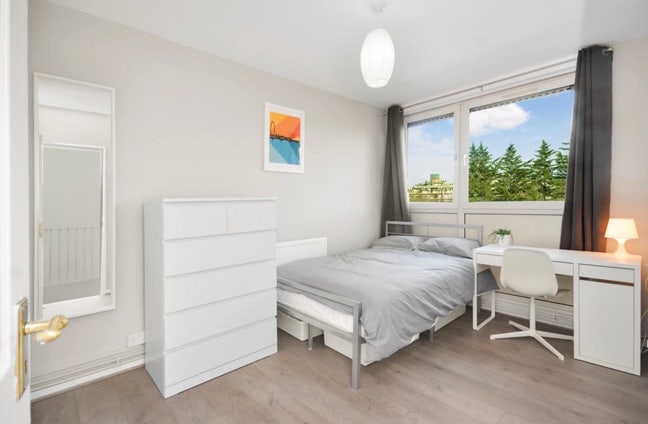 Room near Victoria Park😊 Main Photo