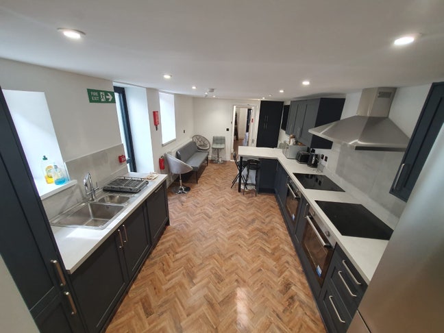 Furnished ensuit double  room for rent  Main Photo