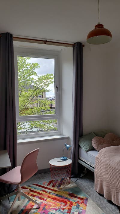 Beautiful calm room in quirky Govanhill Main Photo