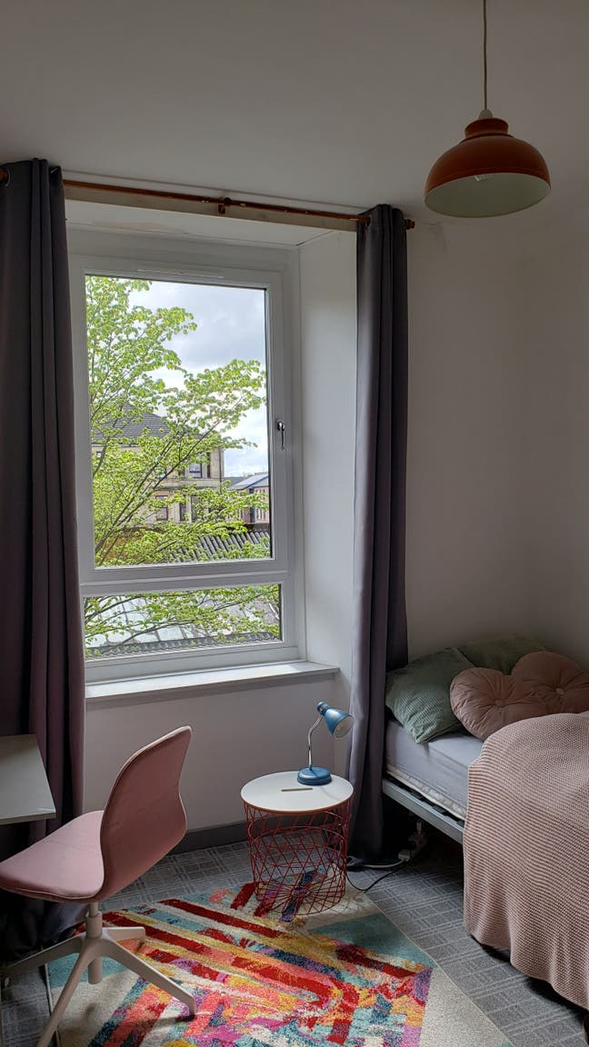 Beautiful calm room in quirky Govanhill Main Photo