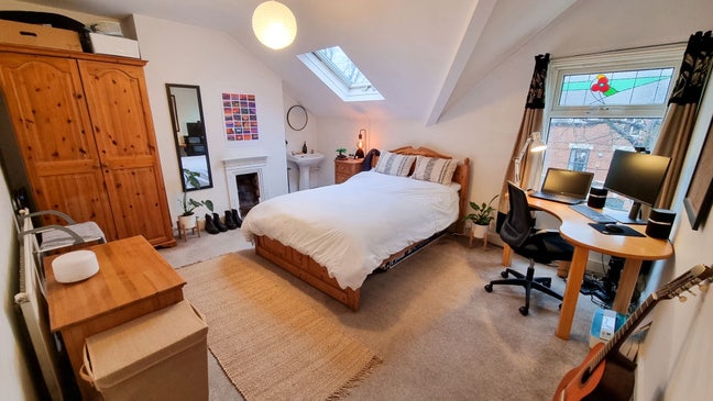 2 Large Rooms Available -Burton Road Main Photo