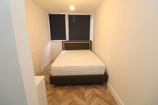  Stratford -- Jubilee Linee -- Cousy Double Room  Main Photo