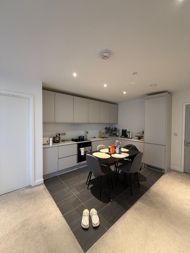 1 bedroom available in a 2BHK  Main Photo