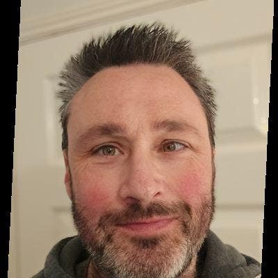 Professional Male seeks a single or double room Main Photo