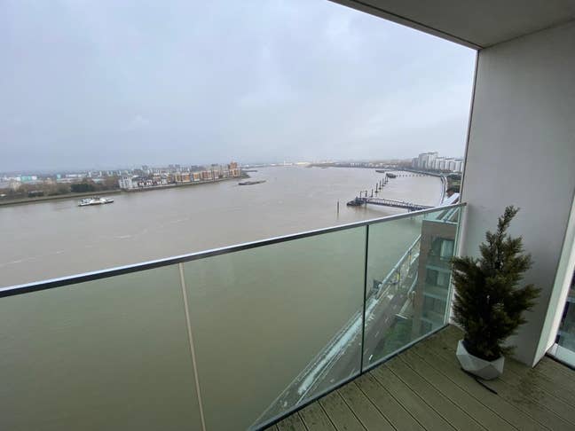 Bright Double Room in SE18 6NX  Main Photo