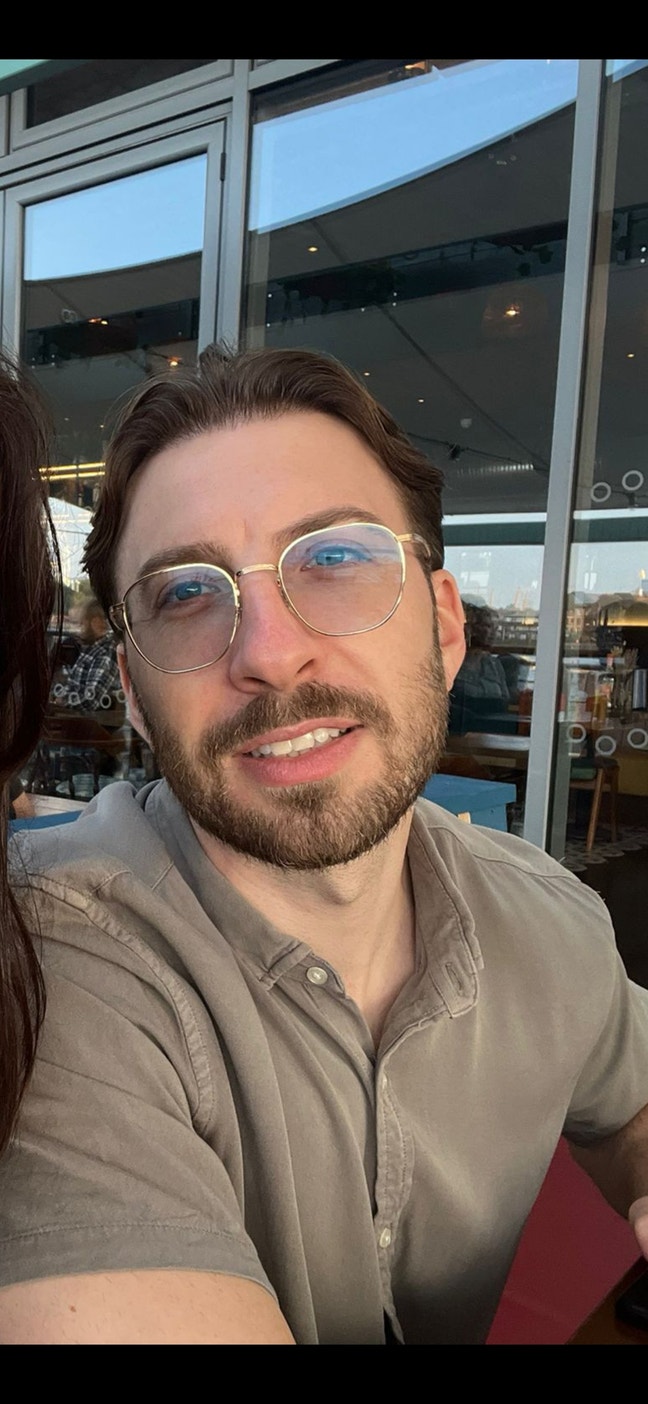 Looking to buddy up for a flat share! Main Photo