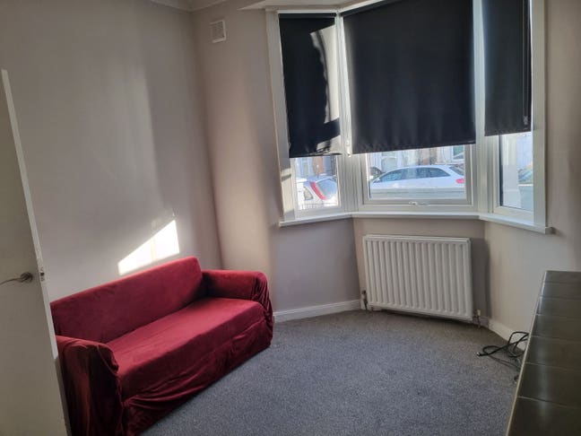 2 Bed End of Terrace House in Upper Plumstead Main Photo