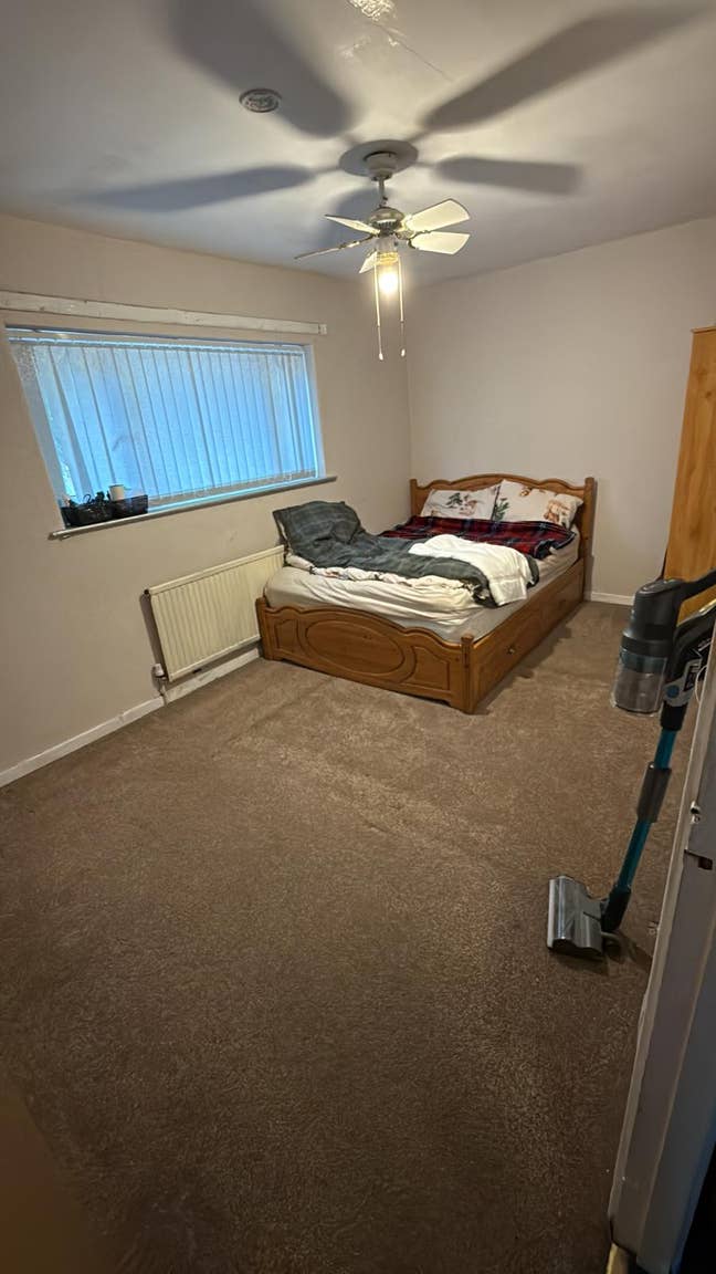 Master Bedroom - Double LARGE Room  Main Photo