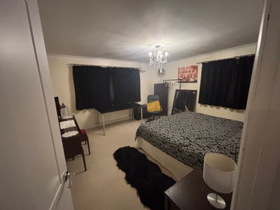 3 Rooms available in modern house share in Buckden Main Photo