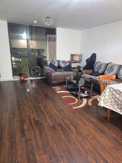 Beautiful Single Room Next to Station Main Photo