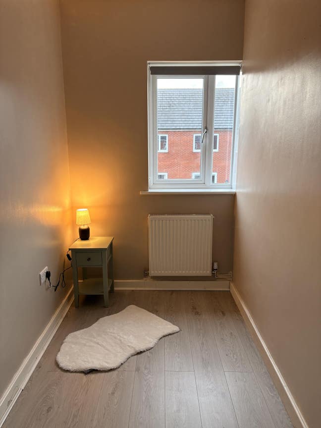 Single Room to Rent - S4 Main Photo