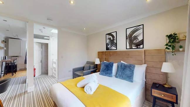 Studio flat available on Studd Street, London Main Photo