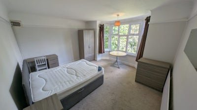 Lovely Double Room in Quiet Bournemouth Flat Main Photo