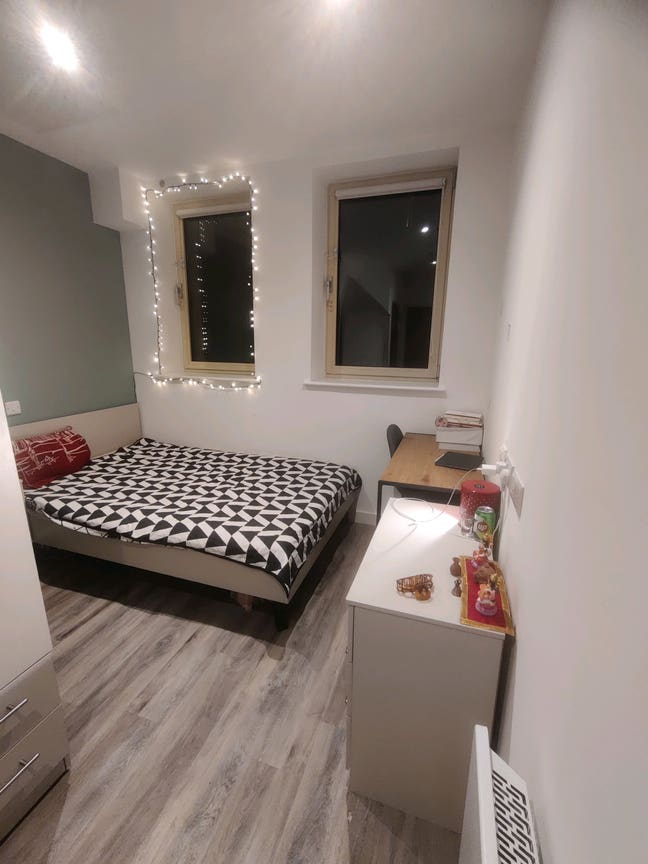 En-suite Furnished Room | Bills Included | ⭐ Main Photo