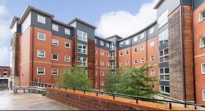 En-Suite Room in Canalside Birmingham Main Photo