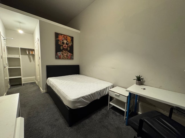 Double ensuite bills included available now Main Photo