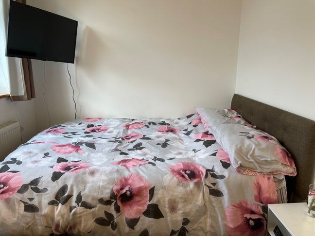 Small double for rent Main Photo