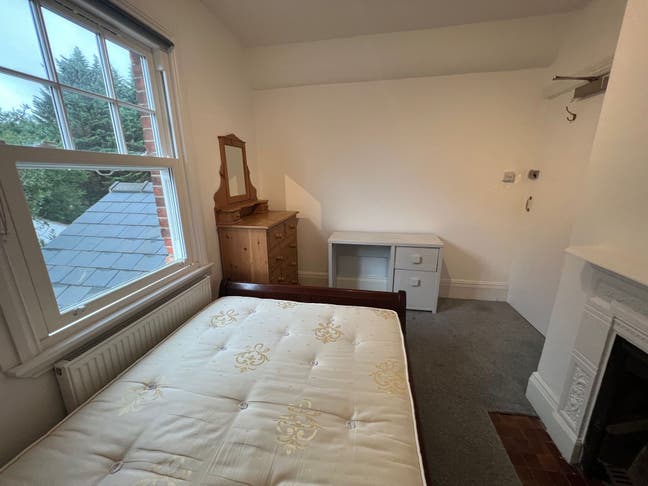Double room - Central Guildford, bills included Main Photo