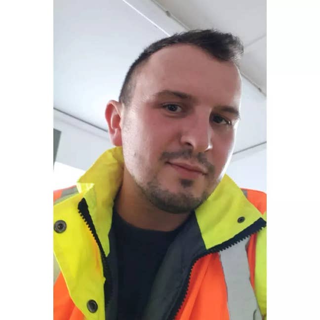 I am a male aged 36 looking for a double or s... Main Photo