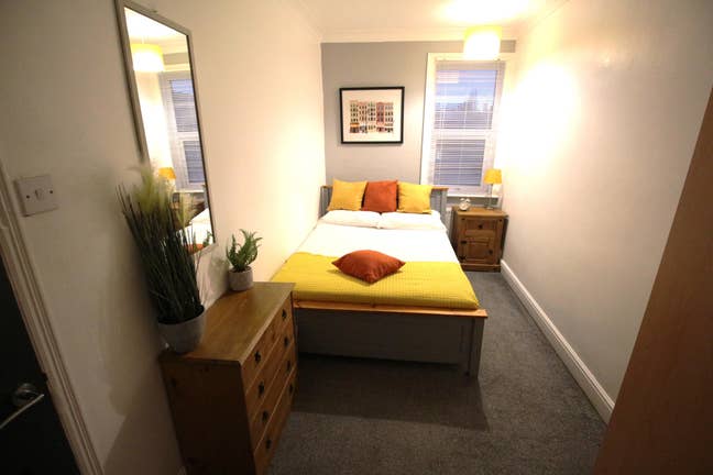 Fully Furnished Double Room|&pound;1 for 1St Month Rent Main Photo