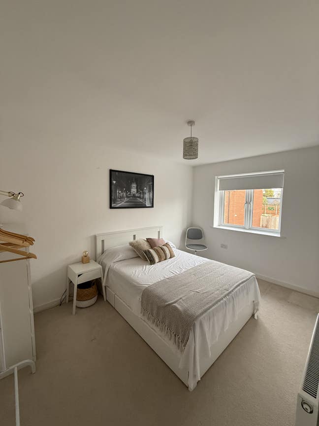 Spacious Double Rooms in a new built house  Main Photo