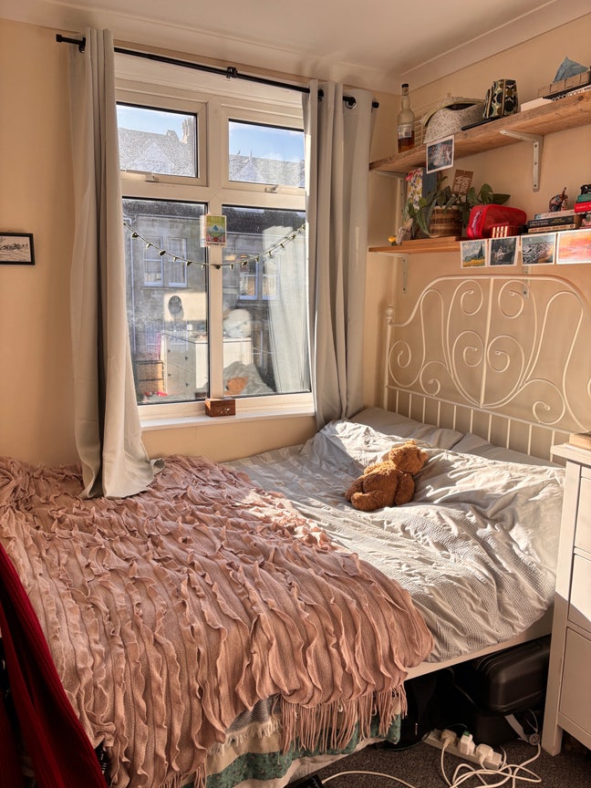 Small Double Room  Main Photo