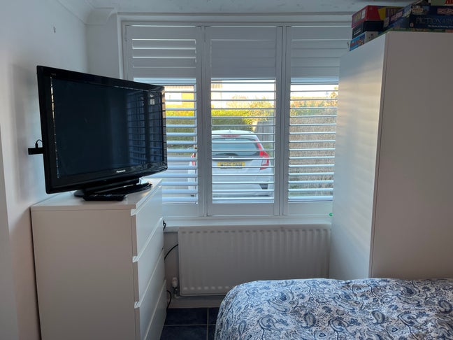  double room available females only  Main Photo