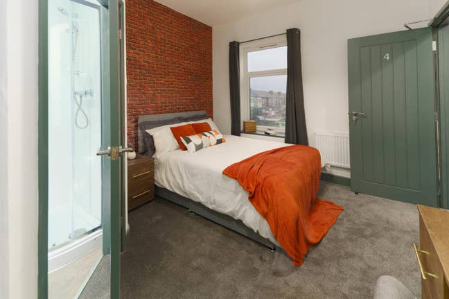 Large En-Suite Room | Salford | Bills Included! Main Photo