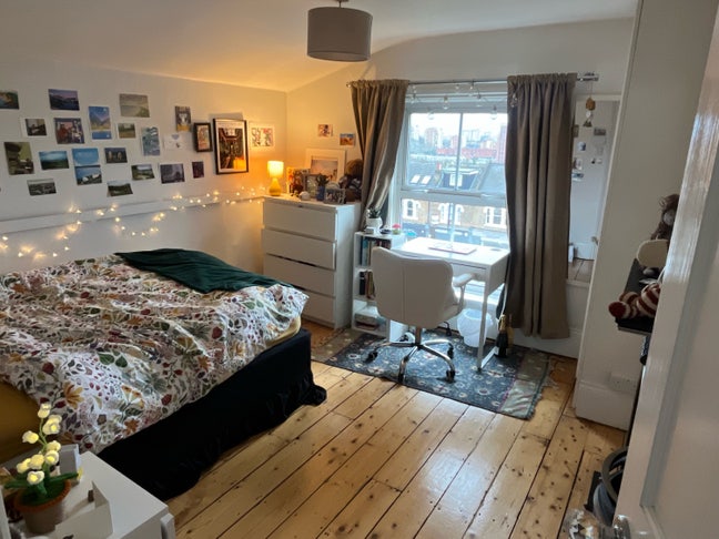 Beautiful & peaceful West Hampstead room Main Photo