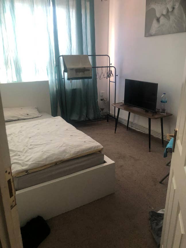 Double Room Available – &pound;625 pcm – E4 No Deposit  Main Photo