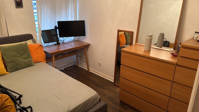 Double with private bathroom in central location  Main Photo