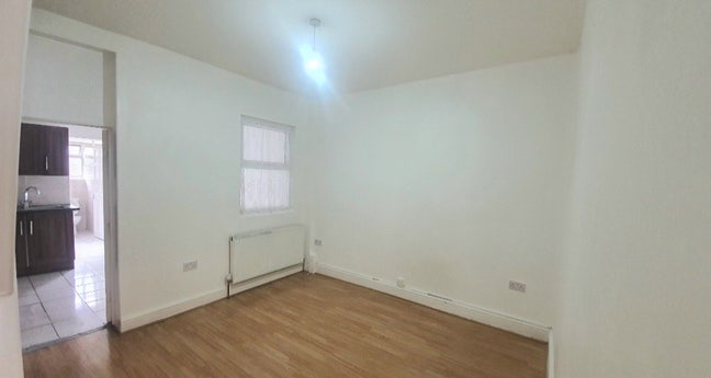 Double room for couple or 2 Girls Main Photo