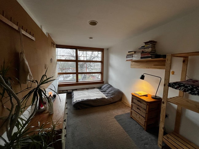 Bright Room to Sublet in Greenwich Available ASAP  Main Photo